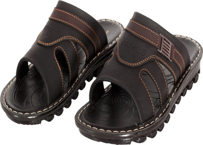43 OFF on eco soft Men Black Brown Flats on Flipkart