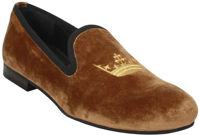 

Bare Skin TAN VELVET / GOLDEN CROWN EMBROIDERY SLIP-ON SHOES BY BARESKIN Casuals For Men(Tan
