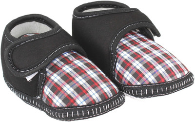 

Neska Moda Checks 0 To 12 Month Baby Booties(Toe to Heel Length - 12 cm Black)