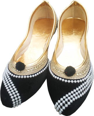 34 Off On Sokhi Black Gold Party Wear Punjabi Jutti Jutis For Women Gold Black On Flipkart Paisawapas Com In the ancient punjab region, people wore cotton clothing. sokhi black gold party wear punjabi jutti jutis for women gold black
