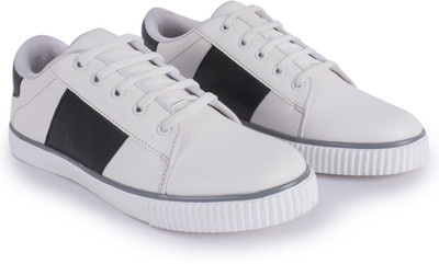 

ROOD White sneakers Sneakers For Men(Grey, White