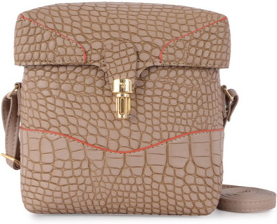 

Baggit Women Brown PU Sling Bag