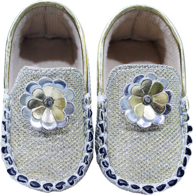 

Toys Factory Boys & Girls Velcro Loafers(Multicolor, Multi
