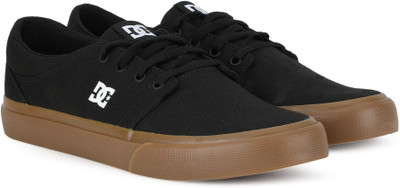

DC TRASE TX Canvas Shoes For Men(Black, Bgm