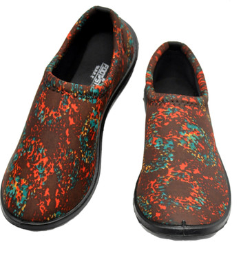 

FOOTSTAIR Casuals For Women(Brown