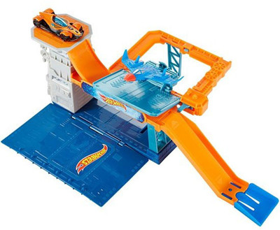 

Hot Wheels Sky Base Blast Play Set(Multicolor)
