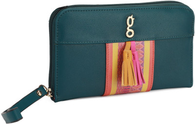 

Global Desi Casual Green Clutch