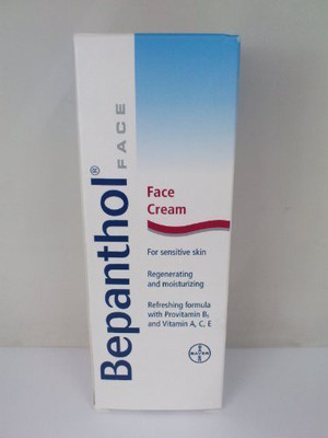 

Bepanthol Bayer Face Cream For Sensitive Skin With Vitamins A C E(73.94 ml)