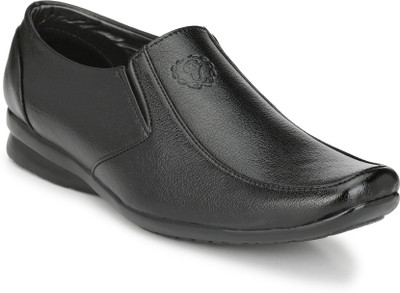 

BIG JUNIOR Black Formal shoes Slip On For Men(Black