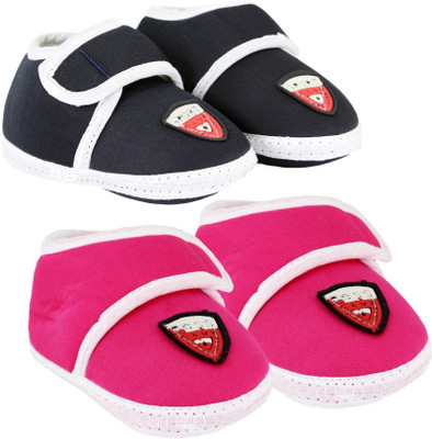 

Neska Moda 0 To 12 Month Set Of 2 Baby Booties(Toe to Heel Length - 12 cm Black)
