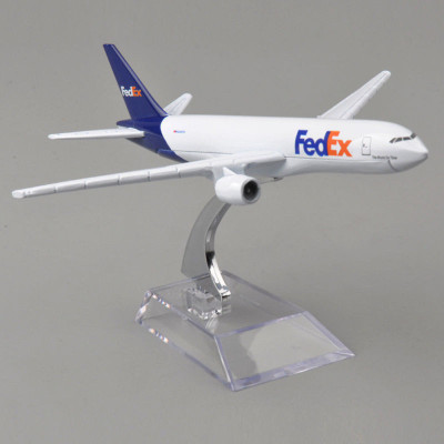 

Sage Square 1:300 FedEx Boeing 777-FS2 Scale Metal Model Aircraft, Highly Detailed Souvenir Model Aircraft Collection Metal Paper Weights with Glossy(Set Of 1, White)