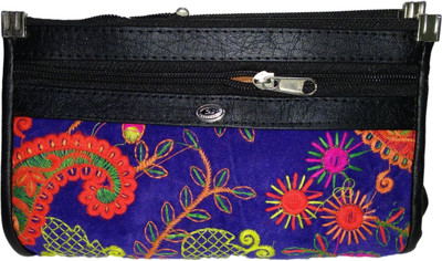 

Rapidcostore Casual Blue Clutch