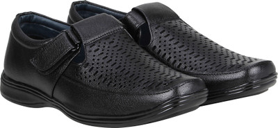 

Koxko Men Black Sandals