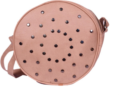 

DIGITRENDZZ Women Beige PU Sling Bag