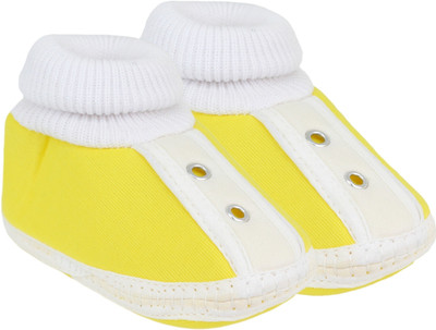 

Neska Moda Stud 6 To 18 Month Baby Booties(Toe to Heel Length - 12 cm Yellow)