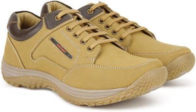 

Red Chief RC3520 Outdoors For Men(Beige, Rust