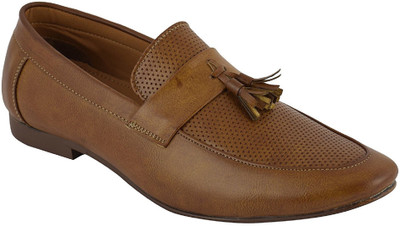 

welling Slip On For Men(Tan