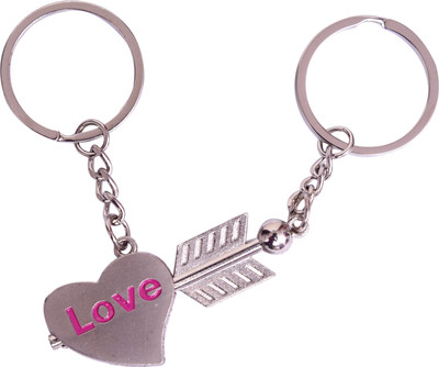 SHOP&STALK Heart & Arrow Key Chain