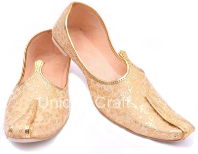 

Unique Craft Jutis For Men(Gold