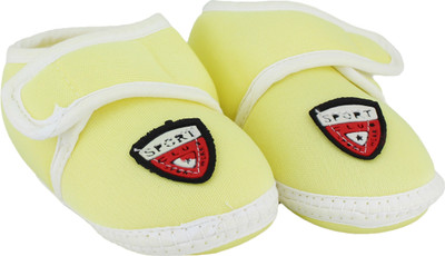 

Neska Moda Sports 0 To 12 Month Baby Booties(Toe to Heel Length - 11 cm Yellow)