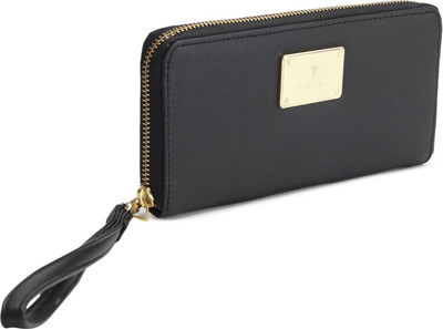 

Van Heusen Black Clutch
