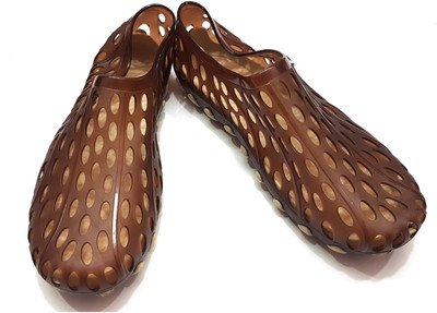 

Angel Fashion Men Brown Clogs