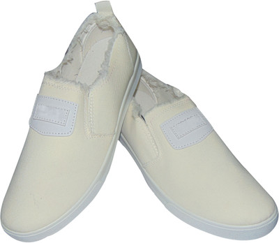G S Footwear Slip On Sneakers For Men(White, Grey
