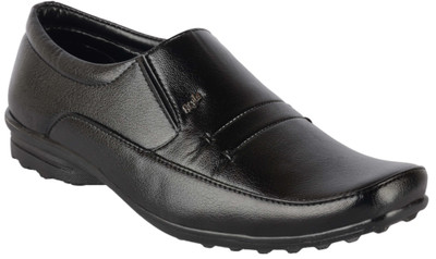 

BENOTA Slip On For Men(Black