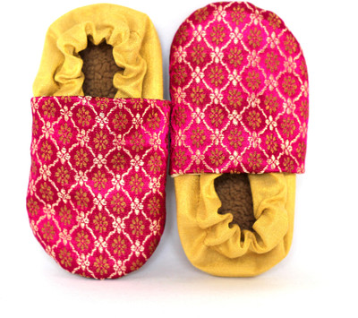 

SKIPS Boys & Girls Slip on Moccasins(Pink, Pink and gold