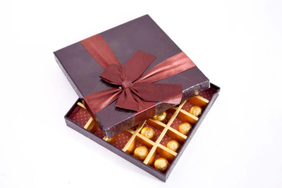 

Skylofts 25pc chocolates gift box for Birthday Valentine's or any occasion - Pink Bars(265 g)