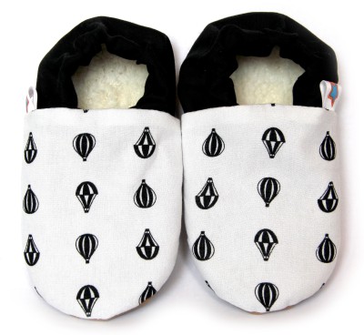 

SKIPS Boys & Girls Slip on Moccasins(White, Black and white balloon print