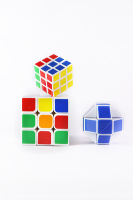 

Gifteniaa pack of 3 rubiks cubes(3 Pieces)
