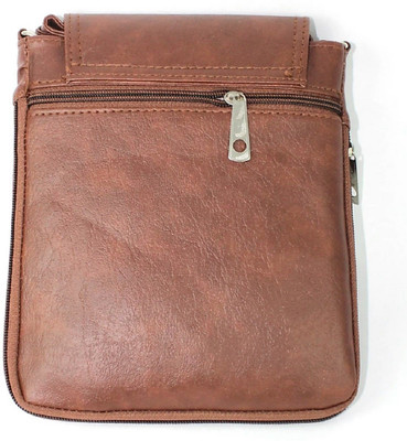 

tracker me Men & Women Brown Genuine Leather Messenger Bag