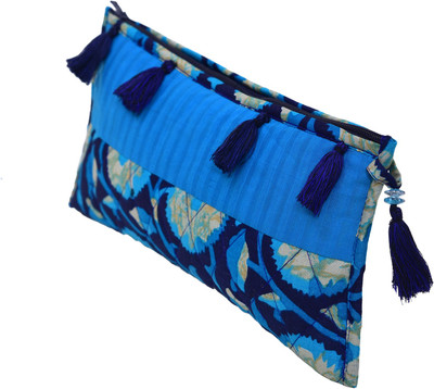 

Radhika Goyal Cosmetic Pouch(Blue)