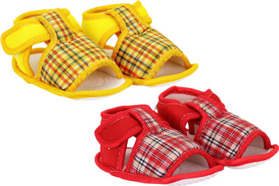 

Neska Moda Checks 0 To 12 Month Baby Booties(Toe to Heel Length - 12 cm Red, Yellow)