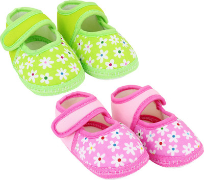 

Neska Moda Floral 0 To 12 Month Baby Booties(Toe to Heel Length - 12 cm Pink, Green), Green;pink
