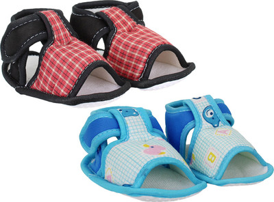 

Neska Moda Checks 0 To 12 Month Baby Booties(Toe to Heel Length - 12 cm Blue, Red)