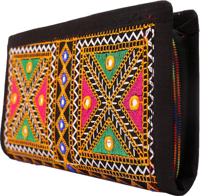 

Craft Trade Party Black Clutch