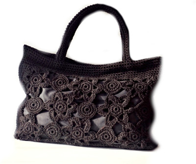 

Saaheli Messenger Bag(Multicolor)