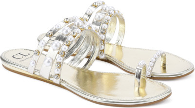 

Carlton London Women GOLD Flats