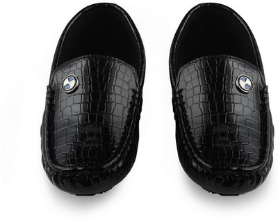 

L.K.Vyapaar Pvt Ltd Boys Slip on Loafers(Black