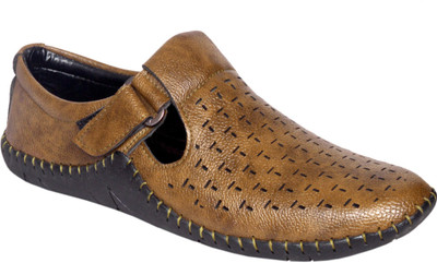 

Niti Fashion Men Brown Sandals