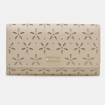

Cara Mia Casual Beige Clutch