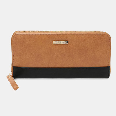 

Cara Mia Casual Black, Tan Clutch