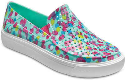 

Crocs Boys Slip on Sneakers(Multicolor, Multi color