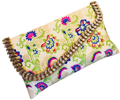 

Craftbazaar Party White Clutch