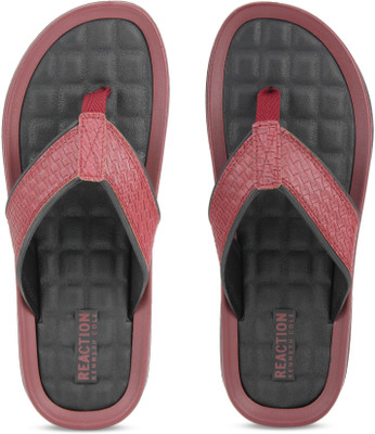 

Kenneth Cole GO FOUR-TH Slippers, Red