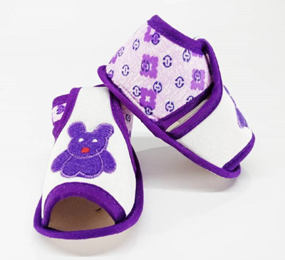 

Fly Kids Anti-skid Small checks slip on booties for 0 to 6 months baby Booties(Toe to Heel Length - 12 cm Multicolor)