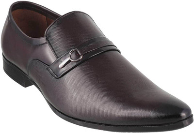

Mochi Awesome Slip On For Men(Maroon, 44;maroon