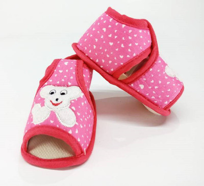

Fly Kids Anti-skid Small checks slip on booties for 0 to 6 months baby Booties(Toe to Heel Length - 12 cm Multicolor)
